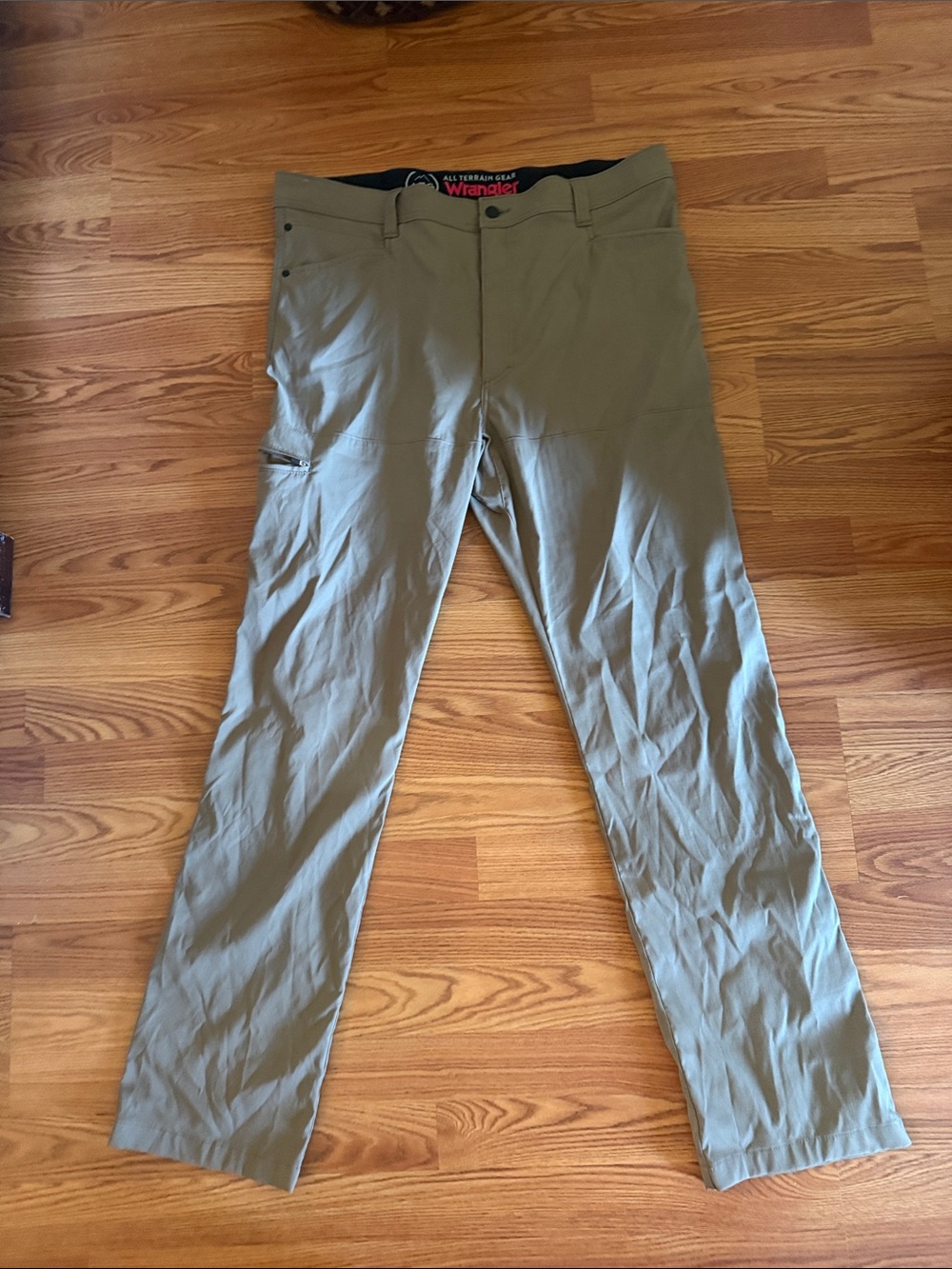 Wrangler Men's Khaki Green Performance Chinos